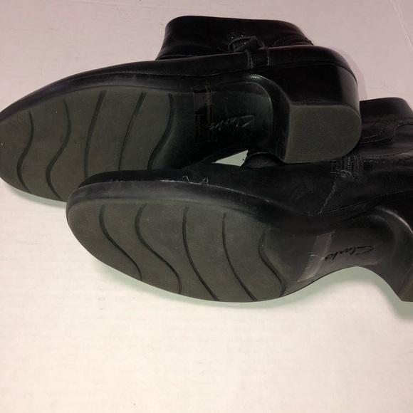 𝅺Clark’s black leather ankle boots booties size 9.5 - Picture 6 of 6